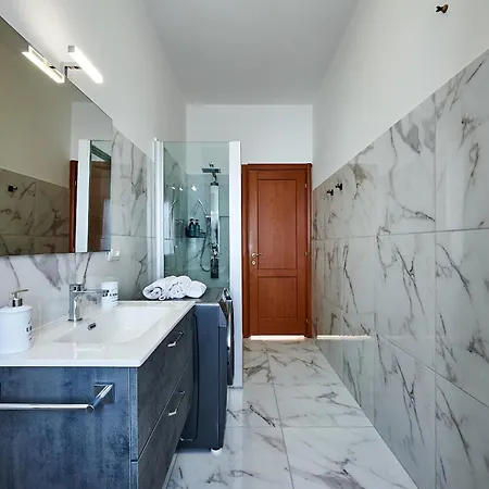 15 Minuti Da San Giovanni - A C, Wifi E Smart Tv