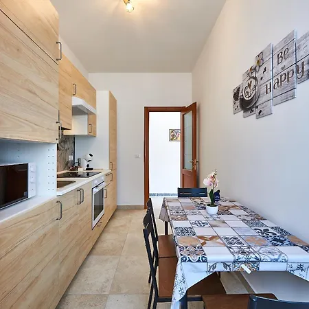 Apartmán 15 Minuti Da San Giovanni - A C, Wifi E Smart Tv